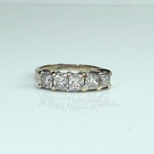 Vintage Five Princess Cut Diamond 18K White Gold Band Ring JR1484